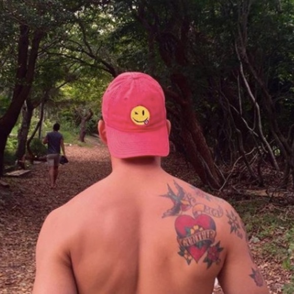 Winter Closet Cleanout! 30% DISCOUNT ON BUNDLES!!!! - Picture 7 of 7